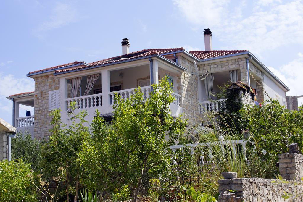 Apartments Solta Nečujam Екстериор снимка