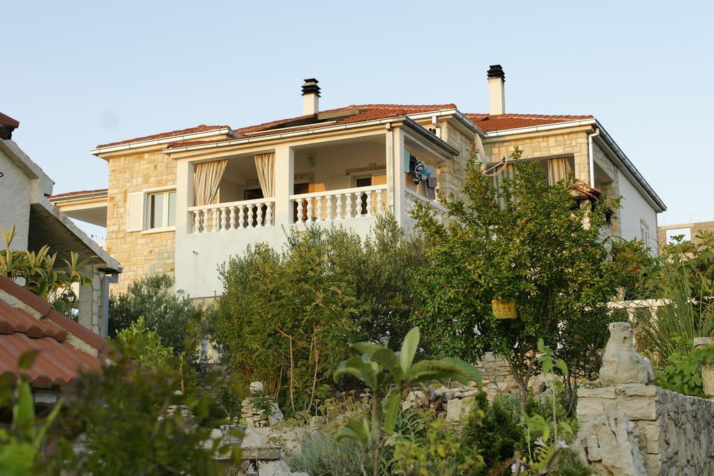 Apartments Solta Nečujam Екстериор снимка