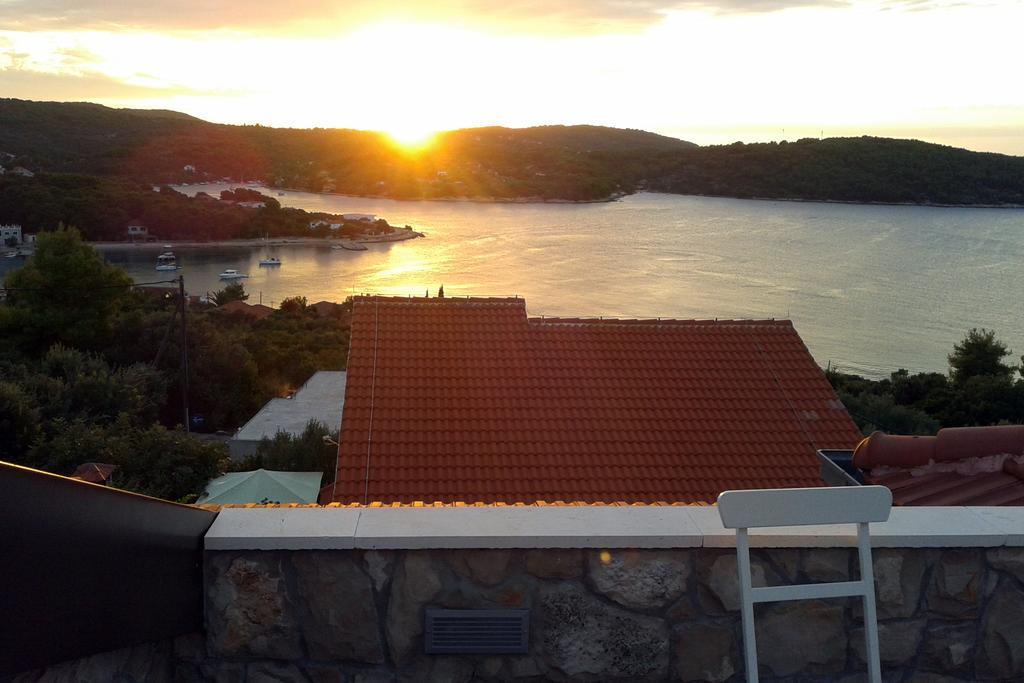 Apartments Solta Nečujam Екстериор снимка